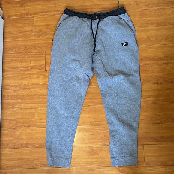 Nike Heather Gray Sweatpants - Picture 1 of 3